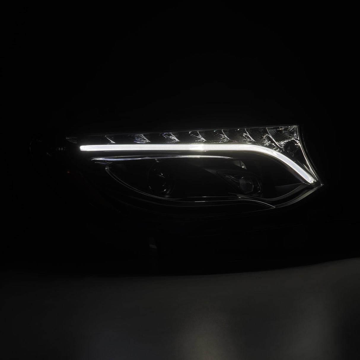 19-25 Mercedes-Benz Sprinter LUXX-Series LED Projector Headlights Black | AlphaRex