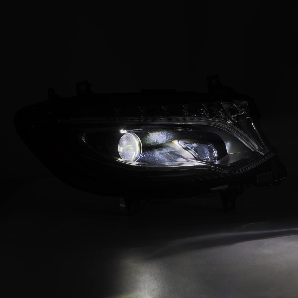 19-25 Mercedes-Benz Sprinter LUXX-Series LED Projector Headlights Black | AlphaRex
