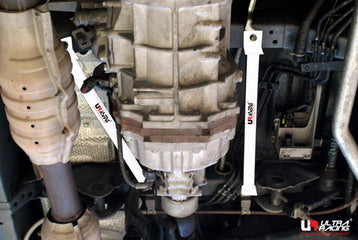 Ultra Racing Toyota Hiace/H200 04+ UltraRacing 2x 2-Point Mid Lower Bars UR-MS4-1367P