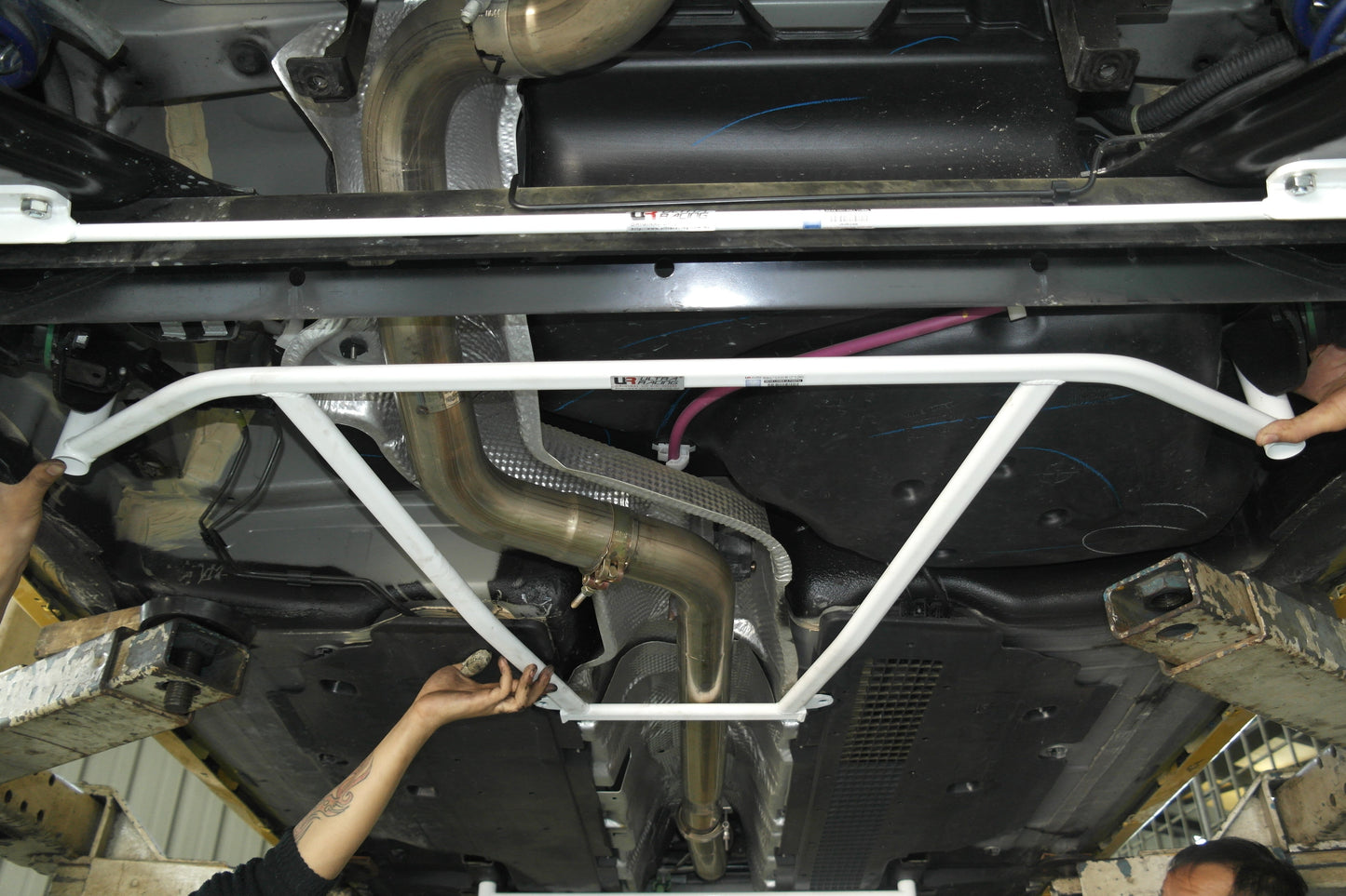 Ultra Racing Renault Clio RS Mk4 13+ Ultra-R 4P Rear Lower Brace 3215 UR-RL4-3215