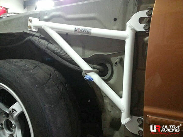 Ultra Racing Ford Tierra (KJ) 1.6 94–98 / Mazda Protegé 1.6 98–03 3-Po