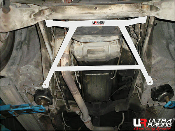 Ultra Racing 4-Point Front Lower Brace for Isuzu Cameo UCS55