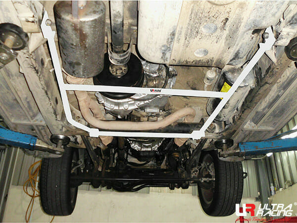Ultra Racing Land Rover Range Rover (LP) (P38A) 4.6 V8 4WD 94-01 UltraRacing 4-Point Mid Lower Brace (2583) UR-ML4-2583