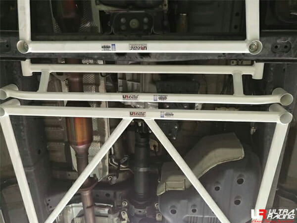 Ultra Racing Toyota Fortuner (AN150) 2.4D/2.7 4WD 15+ UltraRacing 4-Point Mid Lower Brace (3907) UR-ML4-3907