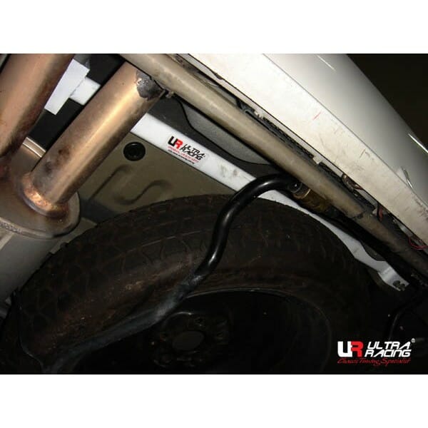 Ultra Racing Nissan Elgrand (E51) 3.5 V6 4WD 02-10 UltraRacing 2-Point Rear Torsion Bar (501) UR-RT2-501