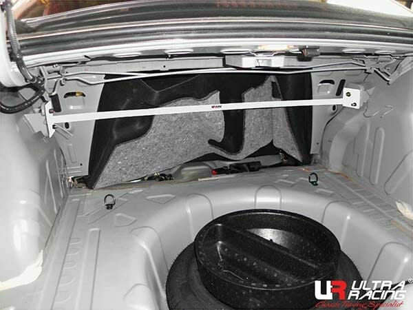 Ultra Racing 2-Point Rear Upper Strut Brace for Renault Samsung SM3