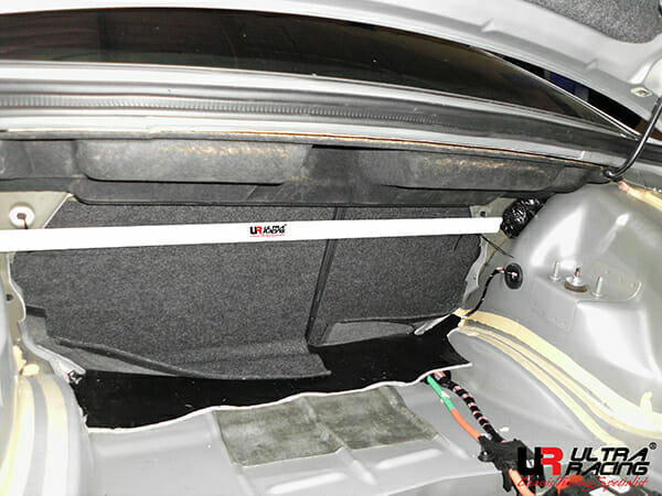 Ultra Racing 2-Point Rear Upper Strutbar for Dodge Charger/Challenger