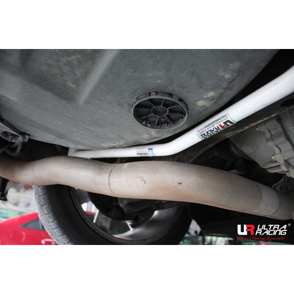 Ultra Racing Chrysler 300C Rear Lower Brace URUS-RL2-2343