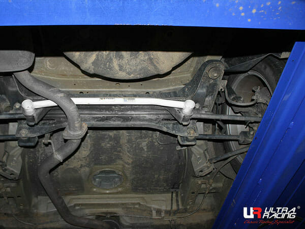 Ultra Racing Chevrolet Epica/Tosca 2.0 2WD 07-15 UltraRacing 2-Point Rear Lower Bar (3035) URKR-RL2-3035