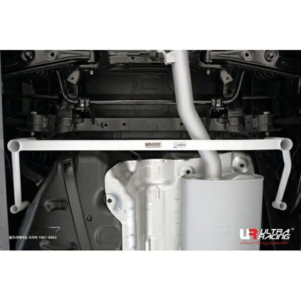 Ultra Racing Hyundai Santa Fe (TM) 2.2D/2.4 13+/Kia Sorento 2.0D/2.4 13-14 2WD UltraRacing 4-Point Rear Lower Bar (2514) URKR-RL4-2514