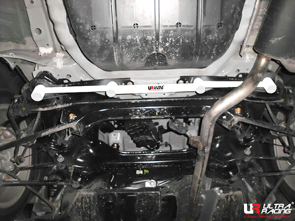 Ultra Racing Honda Accord (CR1/CR6) 2.0 2WD 13+ UltraRacing 4-Point Rear Lower Bar (2794) URTH-RL4-2794