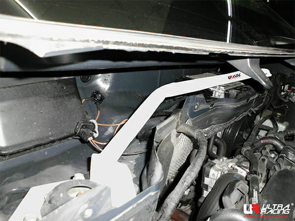 Ultra Racing 2-Point Front Upper Strut Bar for VW Sharan Type 7N 2.0 T