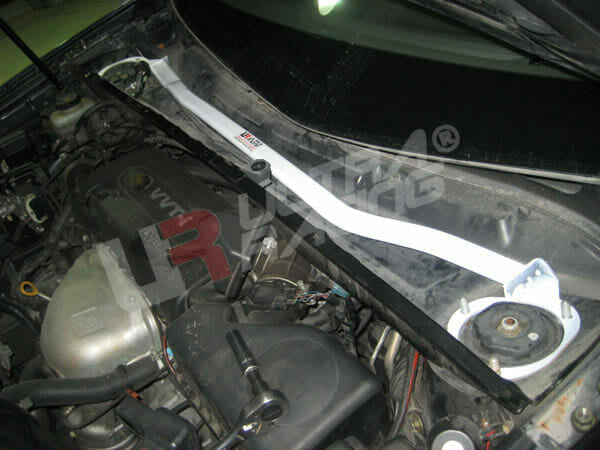 Ultra Racing Front Upper Strut Bar RX 330 XU30 / Toyota Harrier 04-09