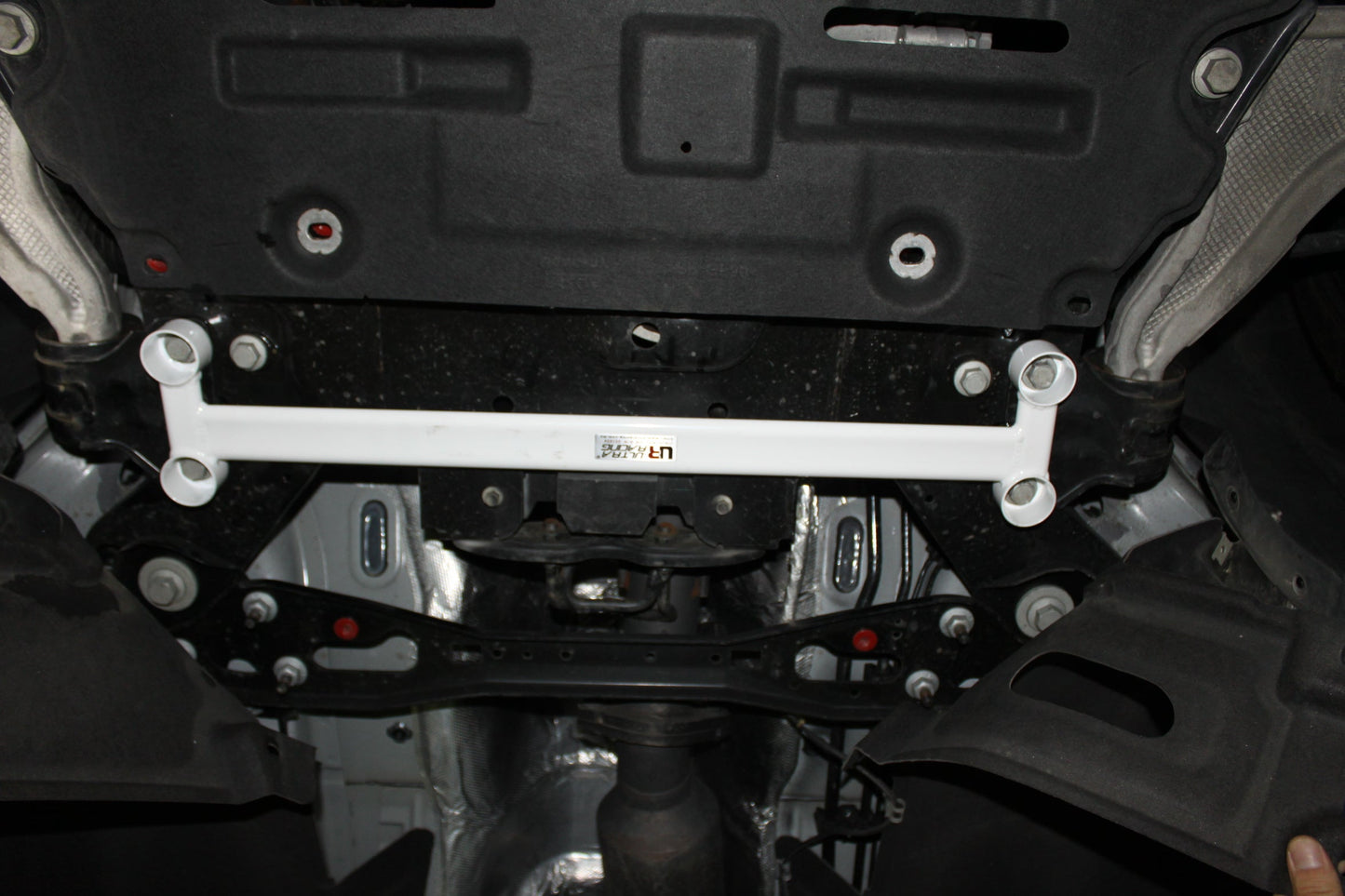 Ultra Racing Ford Mondeo MK5 2.0D 2WD 14-22 UR Front Lower Bar 2422 URUS-LA4-2422