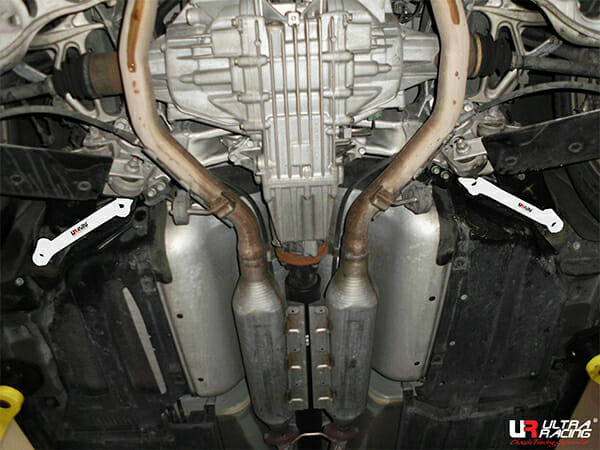 Ultra Racing Acura RL (KB-1) / Honda Legend 3.5 05-12 4WD UltraRacing 4-Point Rear Lower Bar (2417P) URUS-RS4-2417P