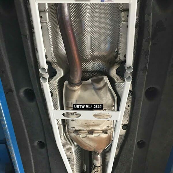 Ultra Racing Volkswagen Tiguan (AD/BW) 1.4 TSI/2.0 TSI 2WD/4WD 16+ UltraRacing 4-Point Mid Lower Brace (3864) URTW-ML4-3864