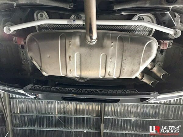 Ultra Racing Volkswagen Tiguan 1.4 TSI 2WD/4WD 16+/Tiguan 2.0 TSI 16+ UltraRacing 2-Point Rear Lower Bar (3867) URTW-RL2-3867