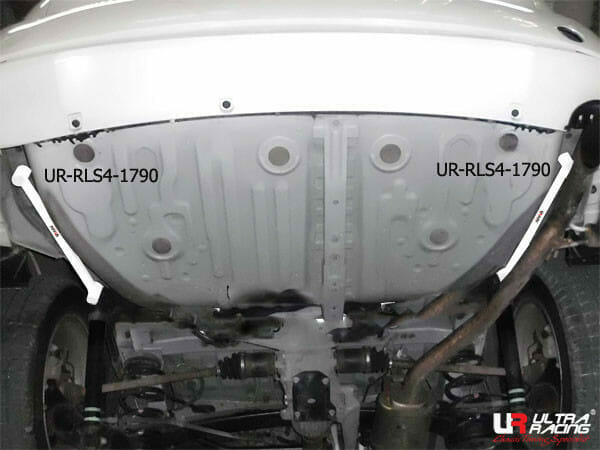 Ultra Racing Toyota Estima (XR50) 2.4 4WD 06+ UltraRacing 4-Point Rear Lower Bar (1790P) UR-RS4-1790P
