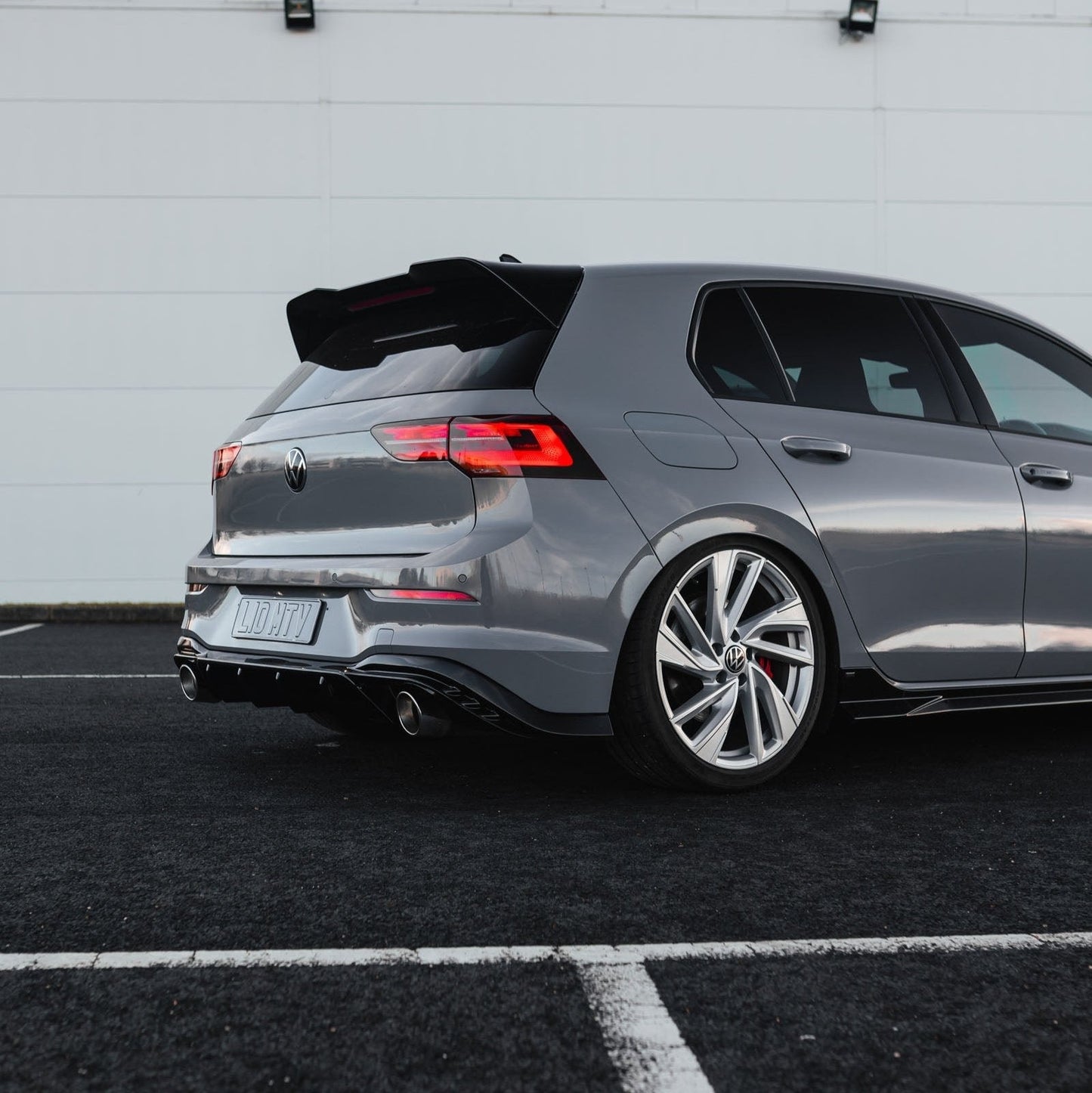 ZAERO EVO-1 Gloss Black Side Skirts for VW Golf | Multiple Fitments