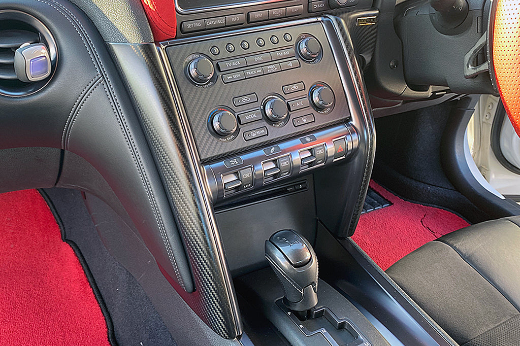 Top Secret Dry Carbon Centre Console Panels for Nissan GT-R R35 (up to MY16) (view 2)