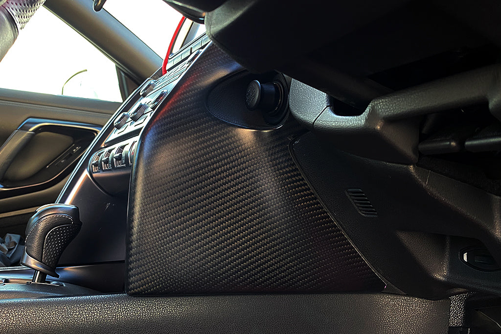 Top Secret Dry Carbon Centre Console Panels for Nissan GT-R R35 (up to MY16) (view 4)