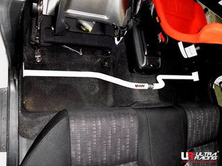 Ultra Racing 2-Point Room Bar for Lexus IS200/IS300 Saloon