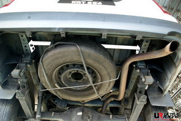 Ultra Racing 2-Point Rear Torsion Bar for Toyota Hiace H200 04+