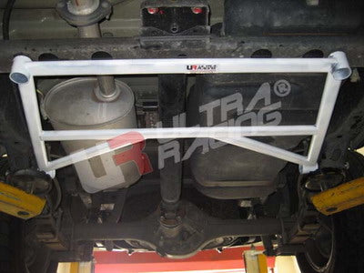 Ultra Racing Isuzu D-Max 2.5D Auto UltraRacing 4-Point Rear Brace 690 UR-RL4-690