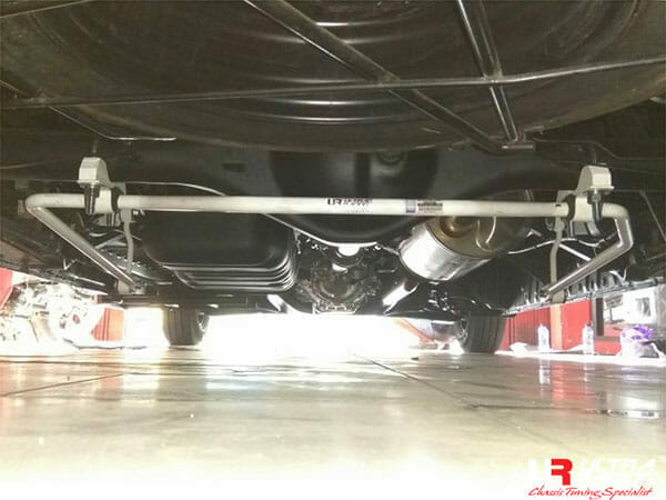 Ultra Racing Rear Anti-Roll Bar 22mm for Toyota Commuter/Hiace