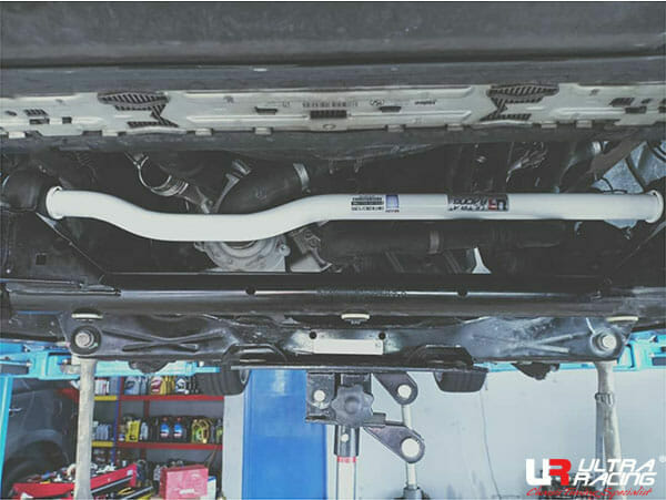 Ultra Racing Front Anti-Roll Bar 27mm for BMW 3-Series F30 11-15