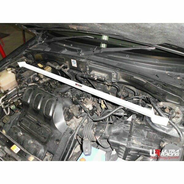 Ultra Racing 2-Point Front Upper Strut Bar for Ford Escape 3.0 4WD