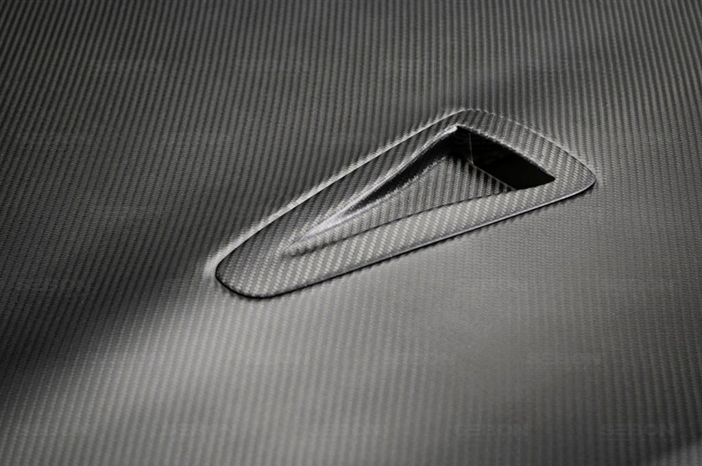 OEM-STYLE DRY CARBON BONNET FOR 2009-2016 NISSAN GT-R*