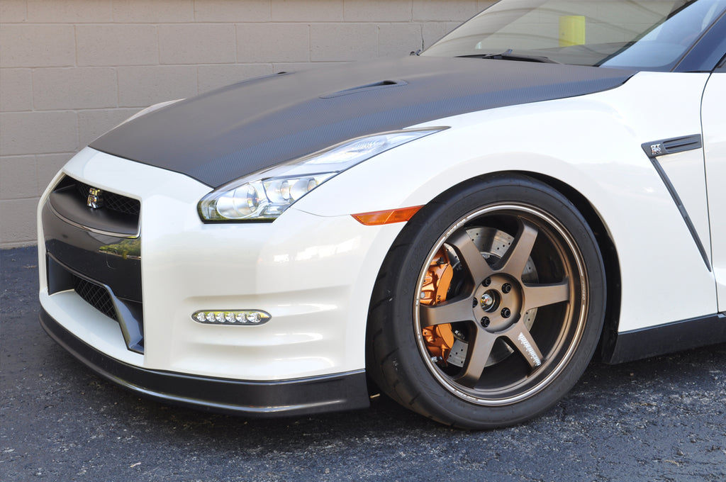 OEM-STYLE DRY CARBON BONNET FOR 2009-2016 NISSAN GT-R*