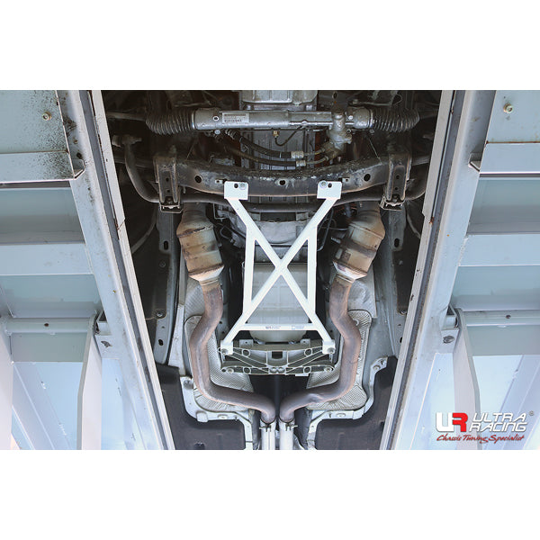 Ultra Racing Chrysler 300C Front Lower Brace URKR-LA4-3020