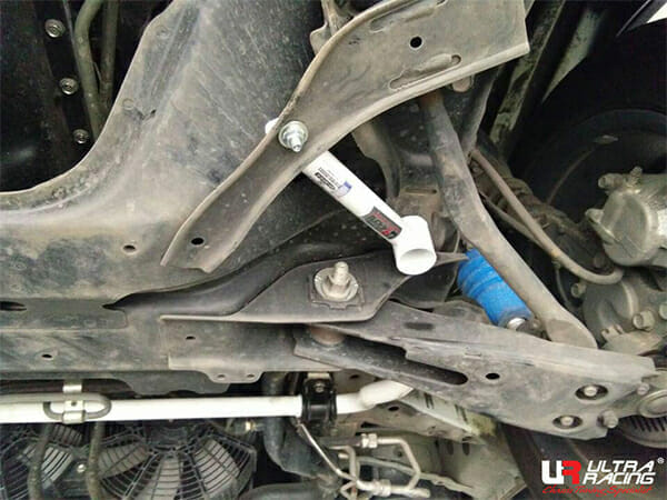 Ultra Racing 4-Point Front Upper Strut Brace for Toyota Commuter H200