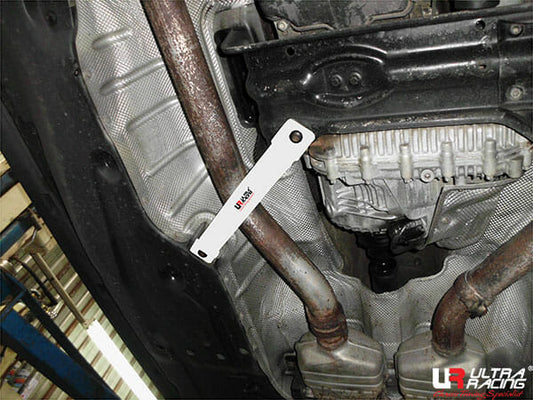 Ultra Racing 2-Point Mid Lower Brace for Mercedes X164 GL 450