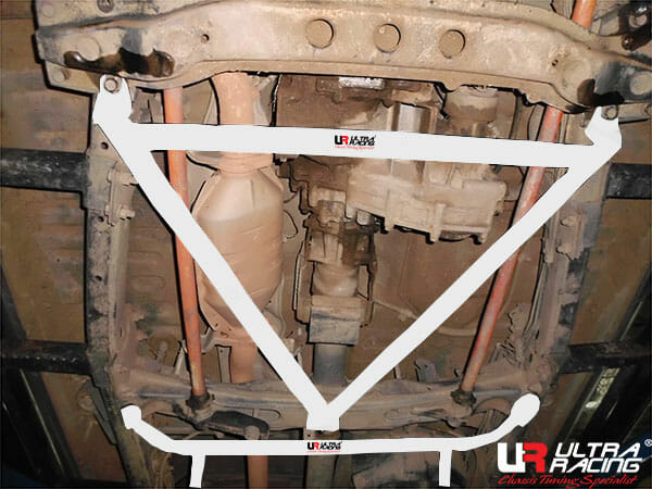 Ultra Racing Mitsubishi Storm L200 3.0 4WD 96-06 UltraRacing 3-Point Mid Lower Brace (2598) UR-ML3-2598