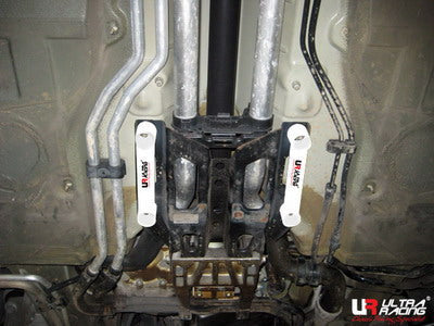 Ultra Racing Porsche 911 997 Mid Lower Brace