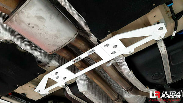Ultra Racing 4-Point Mid Lower Brace for BMW X4 G02 3.0T 4WD