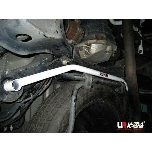 Ultra Racing 2-Point Rear Lower Brace for Nissan Elgrand