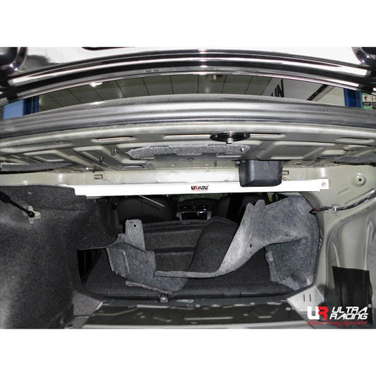 Ultra Racing Rear Strut Brace for VW Passat B7 | 2-Point