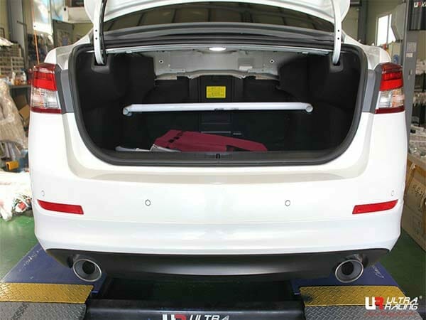 Ultra Racing 2-Point Rear Upper Strut Brace for Renault Samsung SM5