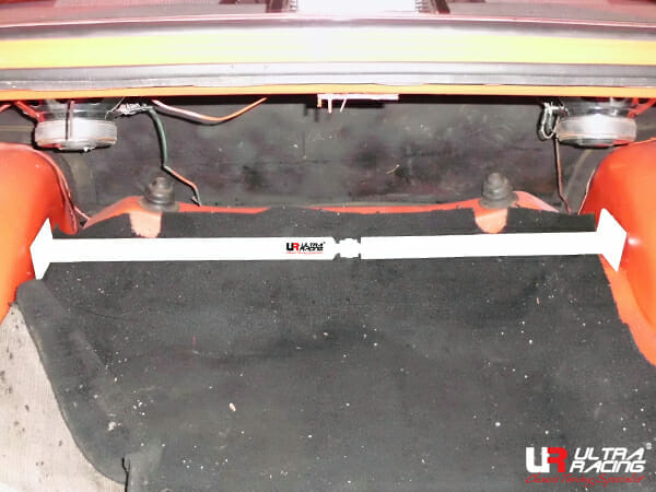 Ultra Racing 2-Point Rear Upper Strutbar for Ford Escort 1.6