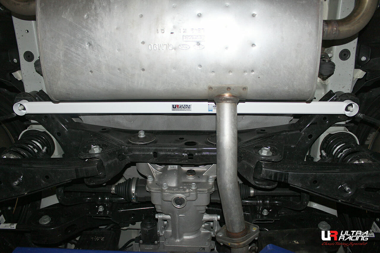 Ultra Racing Hyundai Tucson (TL) 1.7D/2.0D/Kia Sportage 1.7D/2.0D 17-22 2WD UltraRacing 2-Point Rear Lower Bar (3239) URKR-RL2-3239