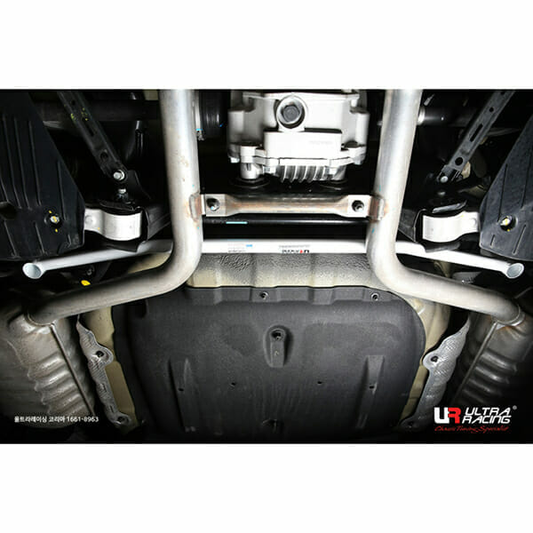 Ultra Racing Hyundai Equus (EQ900) 3.8 2WD 10-16 UltraRacing 2-Point Rear Lower Bar (3621) URKR-RL2-3621