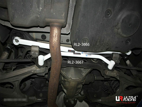 Ultra Racing Mercedes C292 GLE 350/ML350 3.0D 4WD 15+ UltraRacing 2-Point Rear Lower Bar (3667) URKR-RL2-3667