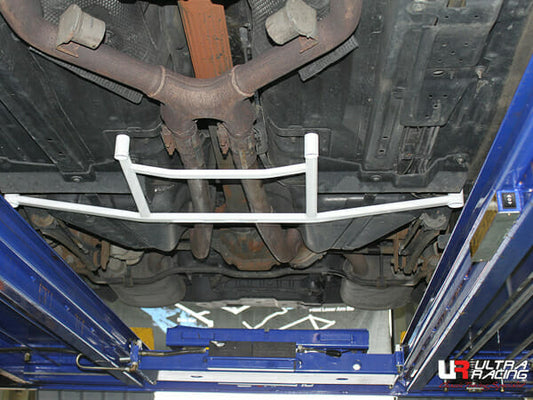 Ultra Racing 4-Point Rear Bar Ford Mustang S-197II 3.7 V6