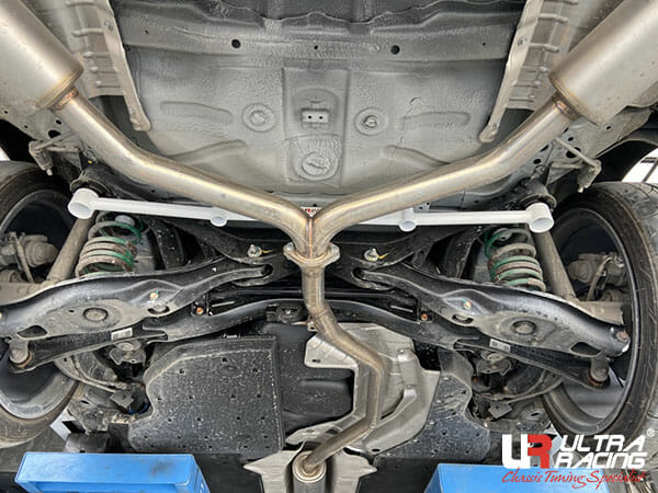 Ultra Racing Honda Accord (CV1) 1.5T/2.0 2WD 18+ UltraRacing 4-Point Rear Lower Bar (4059) URTH-RL4-4059