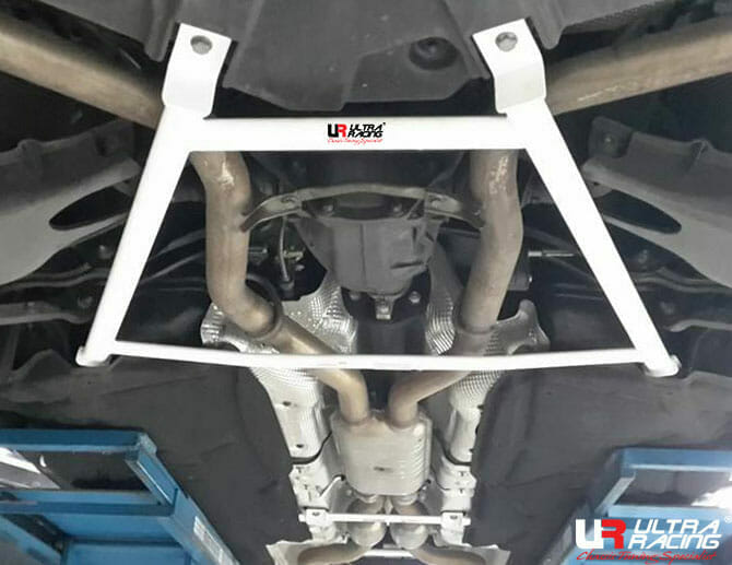 Ultra Racing Mercedes S212 E250 2.5 10-16/X218 CLS 350 3.5 12-18 2WD UltraRacing 6-Point Rear Lower Bar (2936) URTW-RL6-2936
