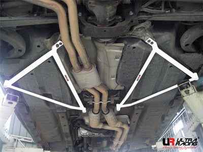 Ultra Racing BMW X3 (E83) Rear Lower Brace | 6-Point Mounting